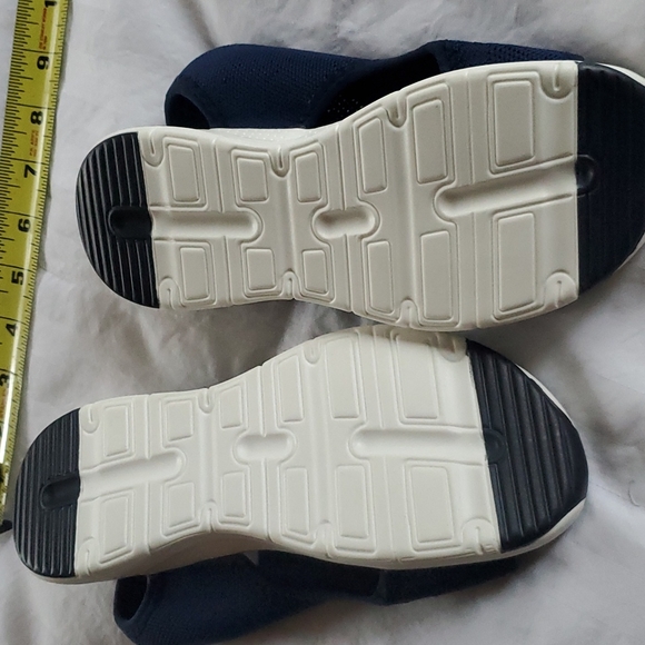 Sandals - Picture 4 of 10